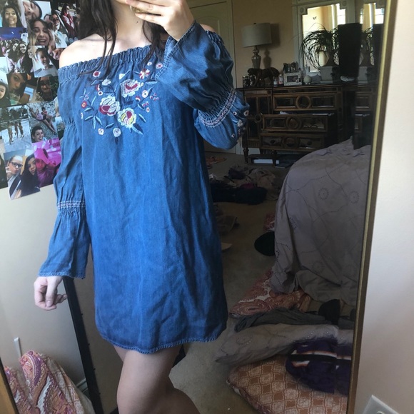 off the shoulder flower embroidery dress - Picture 2 of 7